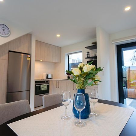Modern 2 Bedroom Townhouse In Cbd With Parking! Sleeps 5 Christchurch Zewnętrze zdjęcie