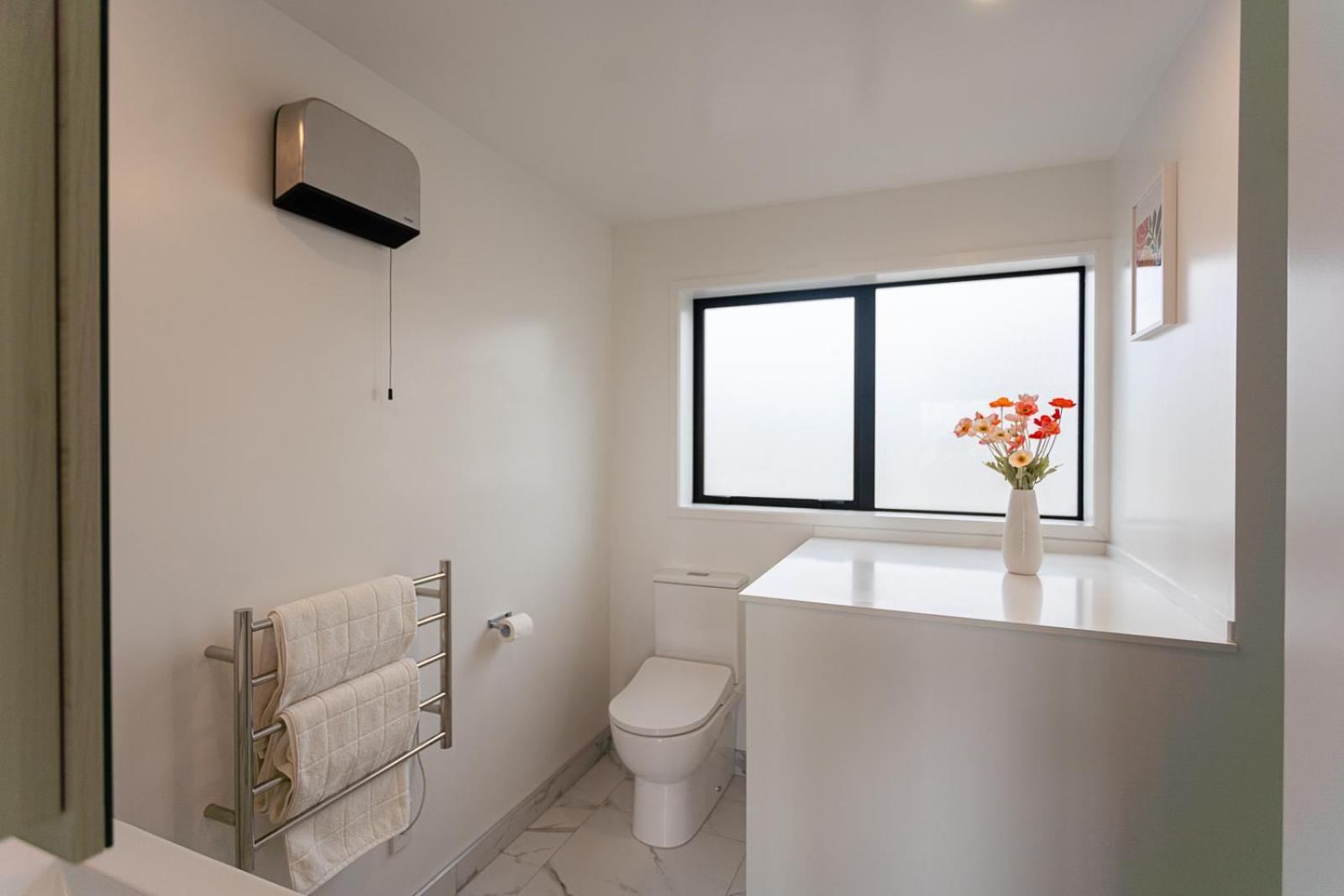 Modern 2 Bedroom Townhouse In Cbd With Parking! Sleeps 5 Christchurch Zewnętrze zdjęcie